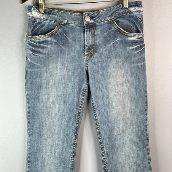 VINTAGE Hollywood Blue Light Wash Distressed Jeans Frayed Raw Hem Size 30 - Picture 3 of 10